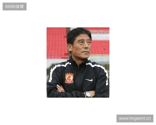 渝媒：李章洙在重庆被球迷请吃火锅，他直接吃的红锅微辣